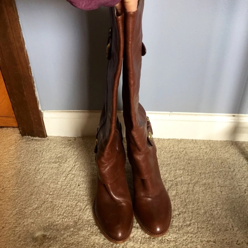 Beautiful, 100% Authentic, Coach leather boots. - Picture 4 of 7